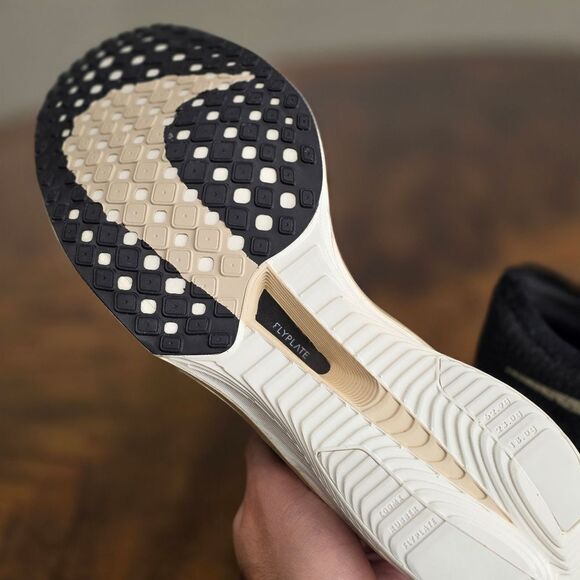 Nike ZoomX Vaporfly Next% 3 Black Metallic Gold Grain LE DV4129-001 Women's 9.5 - Picture 13 of 16